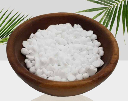 Emulsifying wax - It is an emulsifier of ingredients extracted from coconut oil and is used in creams and lotions of natural cosmetics.