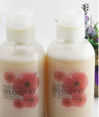 Mild Acid SCI Shampoo - This time, I'm going to make a weak acidic shampoo using SCI. SCI is a natural surfactant that has very soft lathering and cleansing power, and minimizes irritation to the skin layer and scalp layer, making it healthy and energetic. Fleece flower extract is good for preventing hair loss, promoting scalp and hair health, and helps to blacken hair and grow hair. If you use a mildly acidic shampoo, it secretes sebum appropriately to form a protective film on the skin to prevent moisture loss, so the scalp does not dry out and the scalp balance is maintained in balance, and it is said to help prevent hair loss by preventing hair loss. This recipe may be a little stiff because it is made without polyquater-10. If you don't like stiffness, you can make it by adding 1g of polyquater-10.