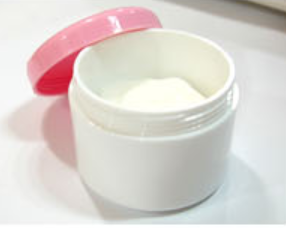 Anti-cellulite cream - This time, we are going to make an anti-cellulite body cream. Cellulite is said to occur when a substance composed of water, waste products, and fat clumps together in a specific part of the body. It appears as if the skin surface is bumpy, and it occurs when blood or lymph circulation is not good, lack of exercise, or waste products, toxins, and moisture are not properly discharged. Most of them occur under the dermis. Cellulite can be greatly alleviated with steady massage in parallel with exercise therapy. In particular, the molecular size of aroma oil is very small, so it is easy to penetrate into the fat tissue of the skin and is quickly absorbed. In this recipe, we have prepared ingredients and essential oils that can help relieve cellulite.